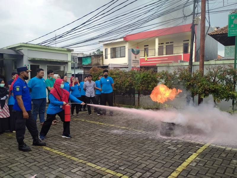 Nakes Puskesmas Larangan Utara Dilatih Mitigasi Kebakaran Oleh Bpbd