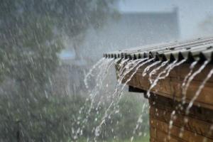 BMKG: Bandung Dilanda Hujan Lebat Disertai Petir pada Sore Hari