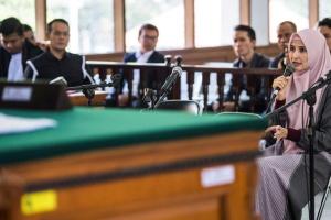 Suami Marah, Inneke Risih Hakim Tanya Intensitas Penggunaan Bilik Asmara