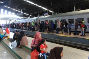 Libur Nataru, Lonjakan Penumpang Terjadi di Stasiun Cianjur