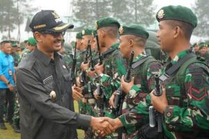 Wabup Garut Lepas 450 TNI ke Perbatasan 