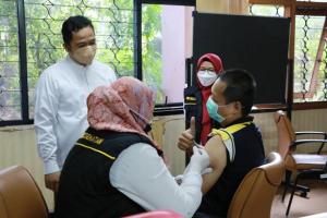 Pemkot Tangerang Mulai Vaksin Covid-19 Nakes Dosis Ketiga 
