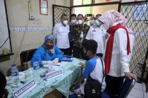 4.236 Pelajar SMP di Kab. Cirebon Ikuti Vaksinasi Covid-19