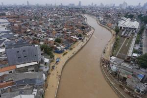 Pembebasan Lahan untuk Normalisasi Sungai Jakarta Dianggarkan Rp1 Triliun