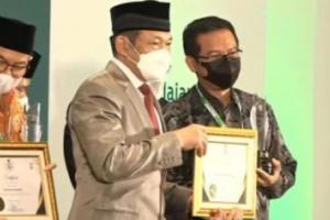 Dukung Gerakan Zakat, Gubernur Kaltim Raih Baznas Award 2022
