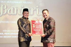 Berjasa Majukan Perfilman di Kalsel, Paman Birin Dianugerahi Usmar Ismail Awards 2022