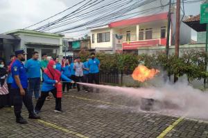 Nakes Puskesmas Larangan Utara Dilatih Mitigasi Kebakaran oleh BPBD Kota Tangerang