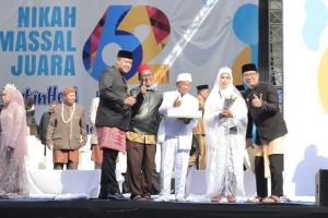 Ridwan Kamil Nikahkan Ratusan Pasang Pengantin di Bucin Fest 2023