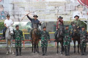 Gubernur Kalsel Jadi Kepala Daerah Pertama Terima Penghargaan Brevet Kehormatan Berkuda dari TNI AD
