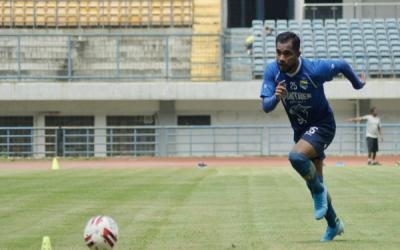 Zulham Zamrun Kembali ke Persib Bandung