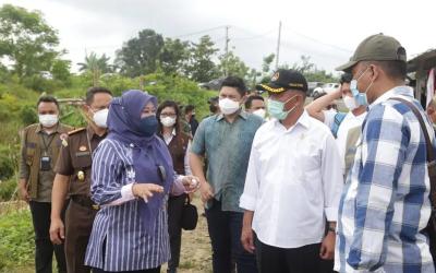 Tinjau Korban Gempa Banten, Menko PMK Janji Segera Koordinasi dengan BNPB-Kemen PUPR