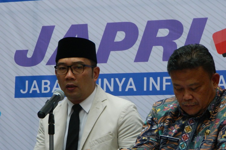 Ridwan Kamil Umumkan UMP Jabar 2019 RP1.668.372