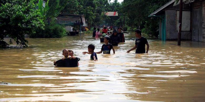 Pemkab Cirebon Perbaiki 7 Titik Sungai Penyebab Banjir