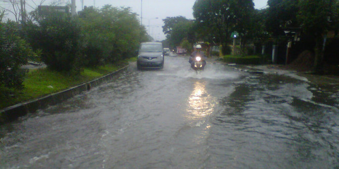 Banjir di Kahatex, Jalur Bandung-Garut Macet Panjang