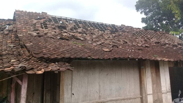 165 Rumah di Cirebon Rusak Usai Diterjang Angin Puting Beliung