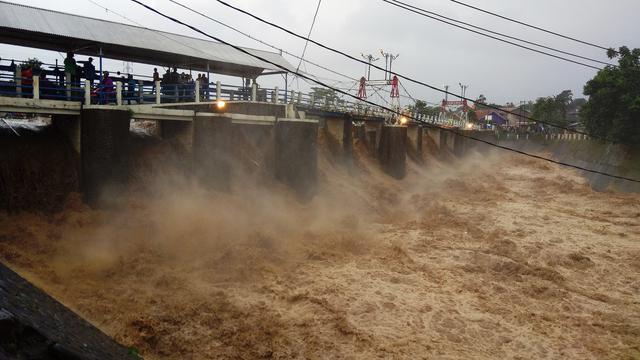 Air di Bendung Katulampa Naik, Jakarta Siaga III Banjir