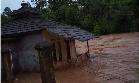 Sejumlah Kecamatan di Sukabumi Diterjang 3 Bencana Alam