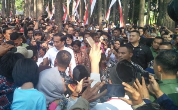 Sambut Jokowi, Ribuan Warga Cianjur Padati Objek Wisata Poklan