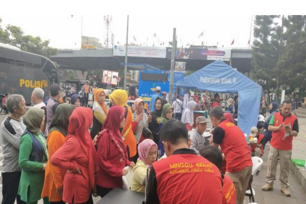 Periksa Kesehatan di Car Free Day Dago-Bandung
