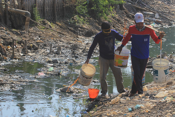BPBD Bekasi Salurkan 15 Ribu Liter Air Bersih untuk Warga