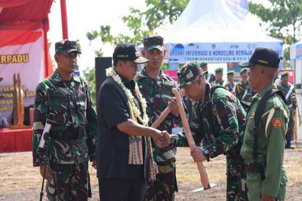 TNI Manunggal Membangun Desa di Sumedang