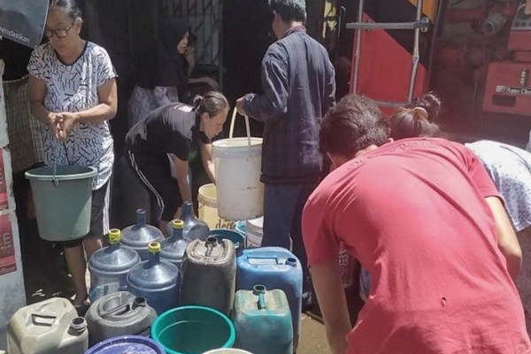 Krisis Air, Anak-anak di Kampung Hujung Terpaksa Tak Mandi