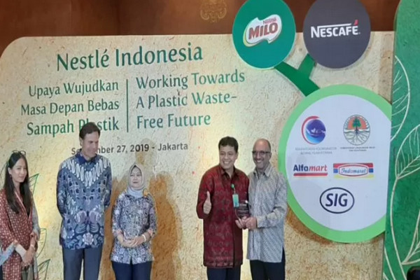 Nestle Rilis Sedotan dan Cangkir Kertas