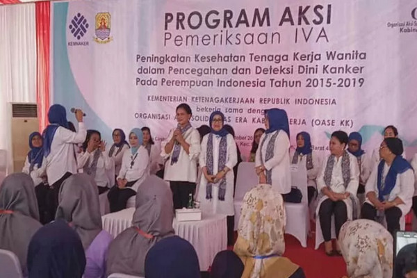 Ibu Negara Iriana Jokowi Kampanye IVA di Cirebon
