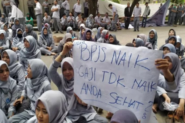 Pegawai RSUD Al-Ihsan Bandung Berdemo