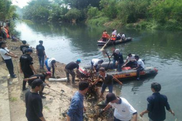 Pemkot Cirebon Imbau Warganya Bersihkan Sungai