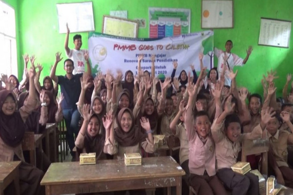 Pelajar SD Sekitar Geopark Ciletuh Palabuhanratu Kampanye Antisampah Plastik