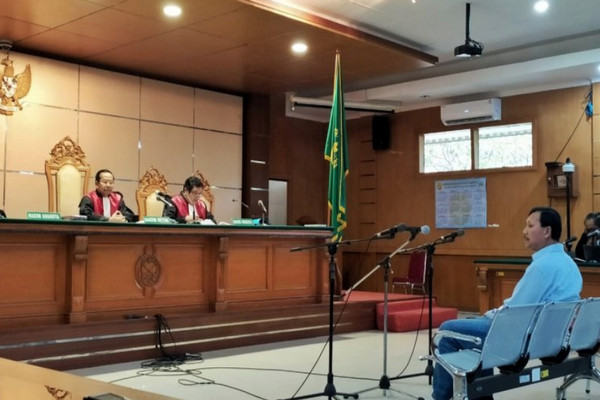 Terbukti Bersalah, Jaksa KPK Tuntut Iwa 6 Tahun Penjara 