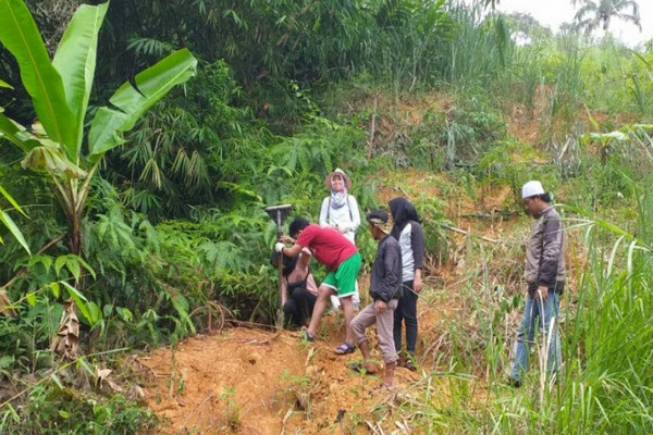 BPBD Cianjur dan BPCB Banten Antisipasi Meluasnya Longsor di Gunung Padang