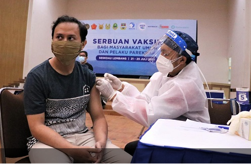 Seskoau Gelar Serbuan Vaksinasi di Kab. Bandung Barat