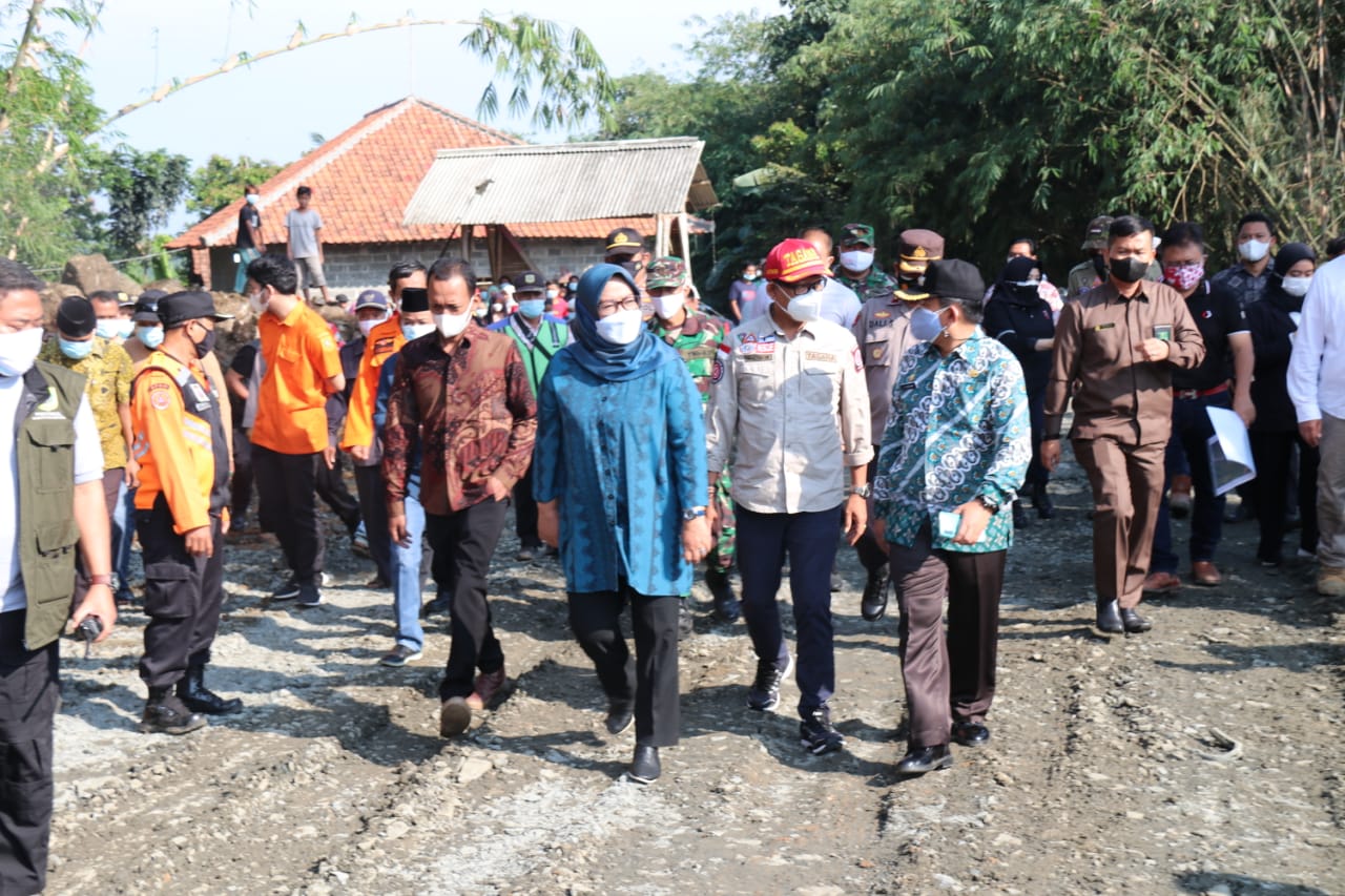 Bupati Bogor: Warga Terdampak Longsor Desa Cipinang Harus Segera Direlokasi