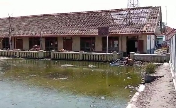 Sering Banjir, Pemkab Indramayu Renovasi 2 SD di Eretan Wetan