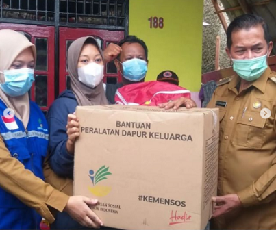 Wali Kota Serang Beri Bantuan Korban Longsor di Sempu Saroja