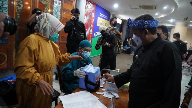 Pemkot Bandung Gandeng Kadin Vaksinasi Para Pelaku UMKM
