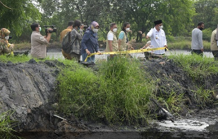 Cemari Sungai Cilamaya, Operasional Pabrik Tepung di Karawang Dihentikan