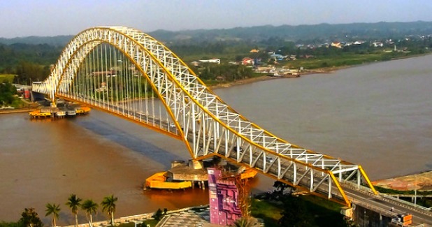 Temui Masyarakat Adat, Pemkab Bahas Polemik Warna Jembatan Kukar