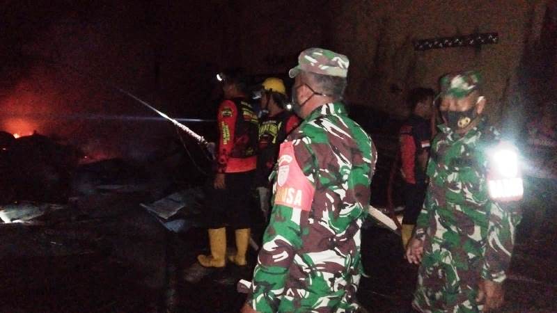 Dinsos Kukar Salurkan Bantuan untuk Korban Kebakaran di Jl. Muso Bin Salim