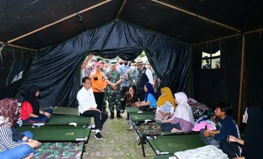 Korban Gempa Cianjur yang Rumahnya Ambruk Terima Rp50 Juta