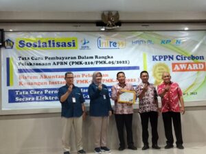 Sukses Dampingi Pengelolaan Dana Desa, DPMD Indramayu Raih Penghargaan KPPN Cirebon