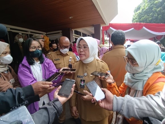 Disdagin Kota Bandung Distribusikan 1.640 Karton MinyaKita ke 5 Pasar