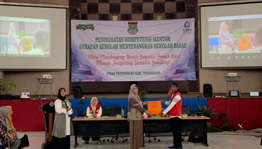 Tingkatkan Literasi Siswa, Disdik Kabupaten Tangerang Latih Guru SD Mendongeng