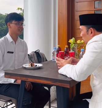 Ridwan Kamil Tawarkan Guru Pelapor Pungli di Pangandaran Jadi Guru SMA