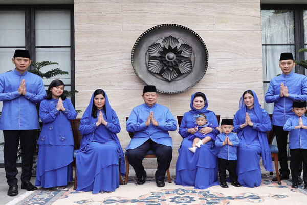 Keluarga besar Presiden keenam Susilo Bambang Yudhoyono pada Idul Fitri 2018. (Foto: Instagram - @aniyudhoyono).