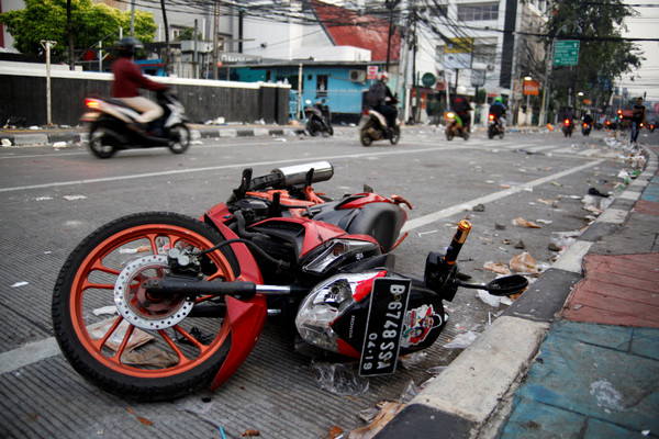 Kerusuhan di jalan MH Thamrin, Jakarta Pusat, 22 Mei 2019. (Foto: Antara Foto).